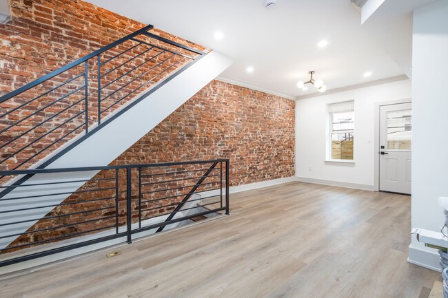 Building Photo - Welcome home to this newly renovated porch...