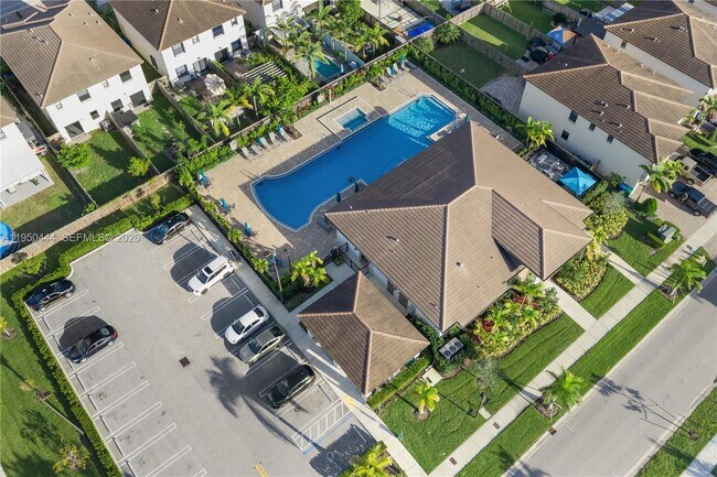 Building Photo - 25557 SW 109th Ave