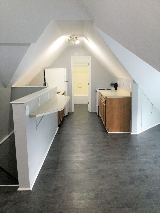 Interior Photo - 634 S. 6th