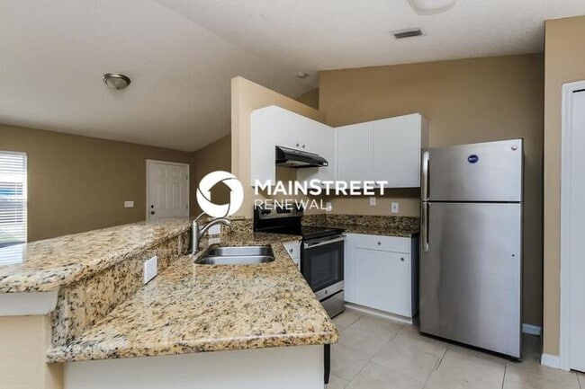 Building Photo - 3 Bedroom Pet-Friendly Home in Mims, FL with Main Street Renewal