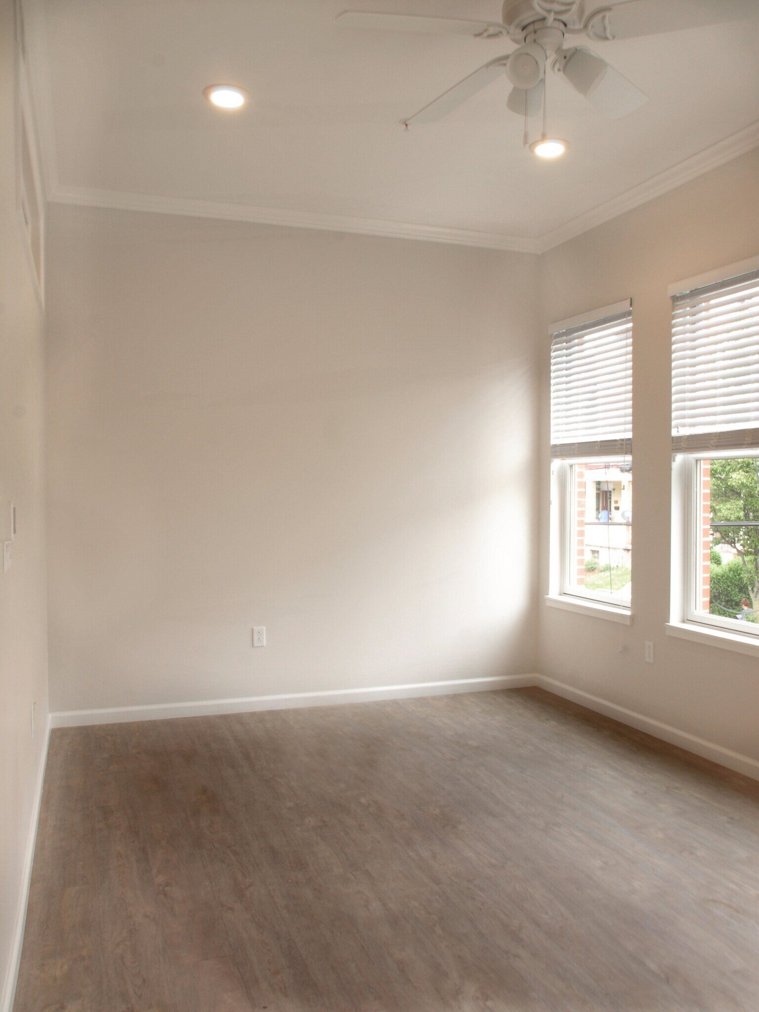 Building Photo - 352 Atwood St