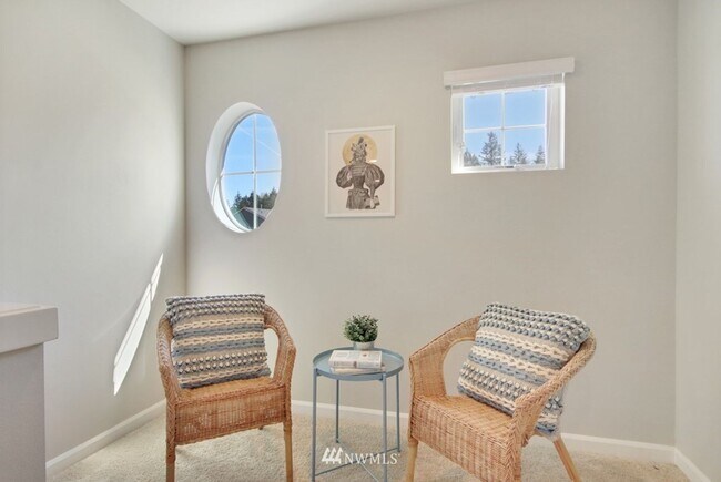 Building Photo - Listed For Rent