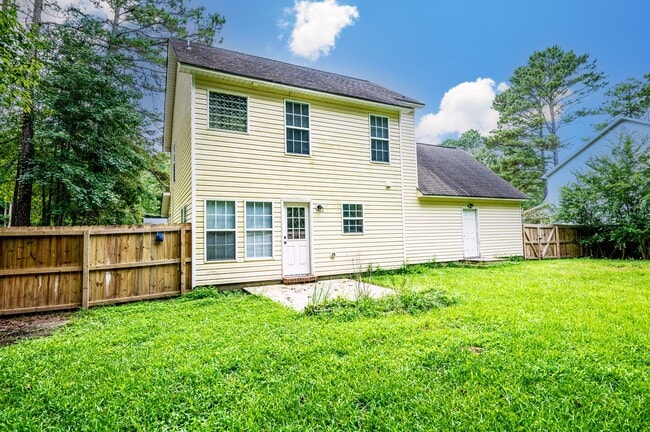Building Photo - 614 Walnut Dr