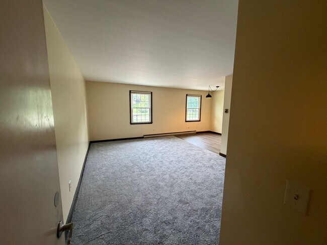 Building Photo - 298 Meridian Rd