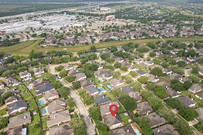 Building Photo - 15407 Cumberland Oak Way