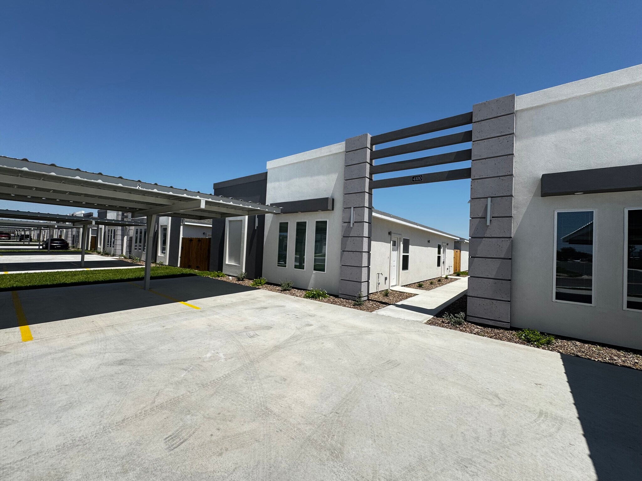 Building Photo - 4000 La Vista Ave