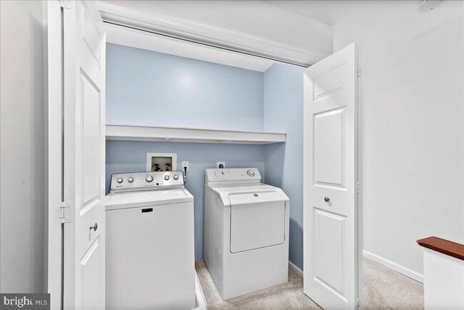 Building Photo - 11 Algonquin Ct