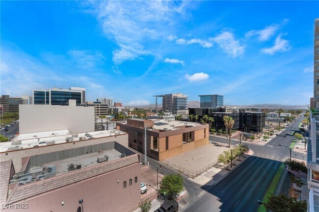 Building Photo - 353 E Bonneville Ave