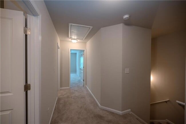 Building Photo - 3177 Meadowstone Ln SW