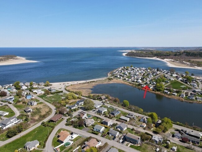 Building Photo - 12 Cove Rd