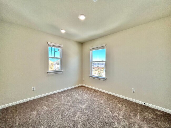 Building Photo - Spacious 4/BR 3/BA Home with Modern Upgrades in Leander