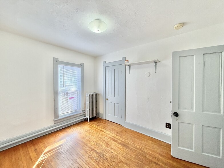 Building Photo - 603 S Jackson St