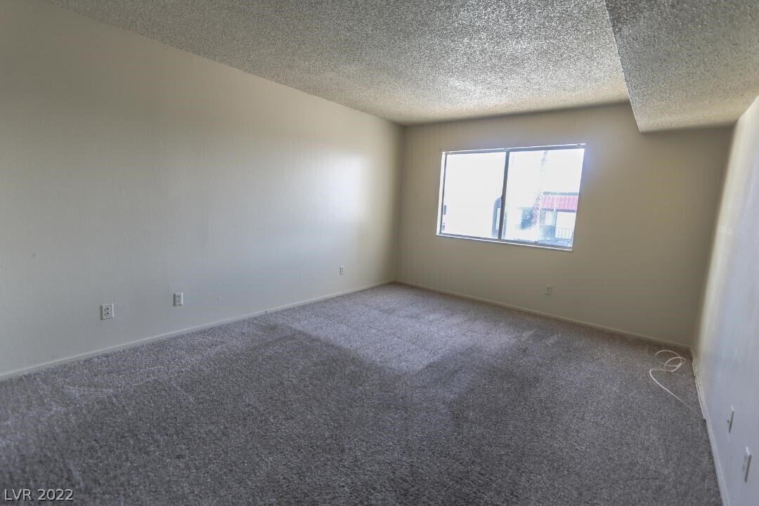 Building Photo - 1405 Vegas Valley Dr