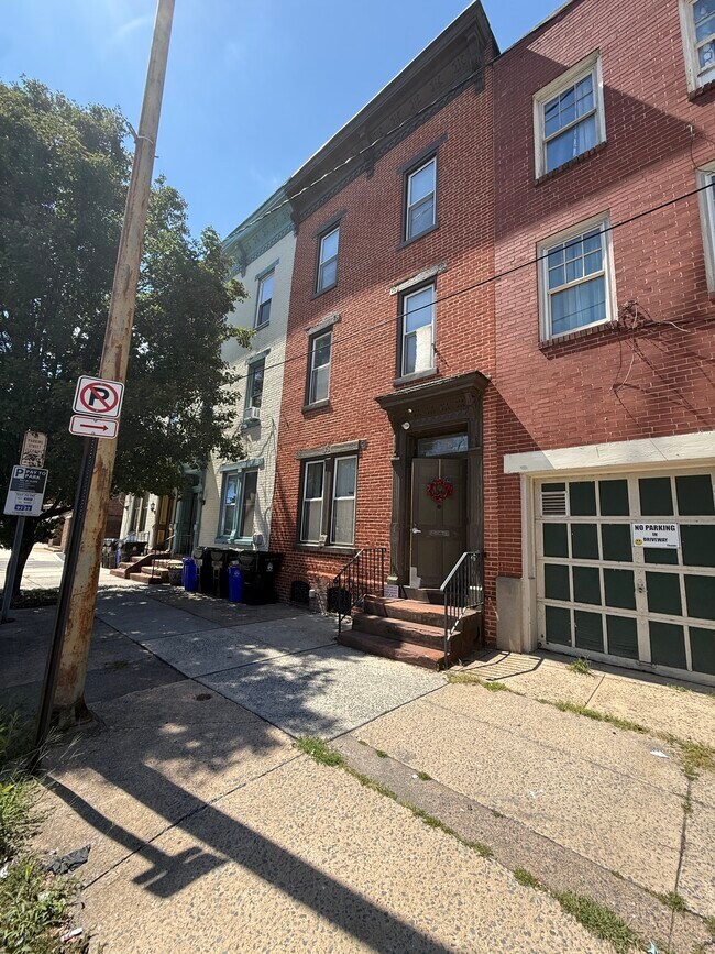 Building Photo - 266 Forster St
