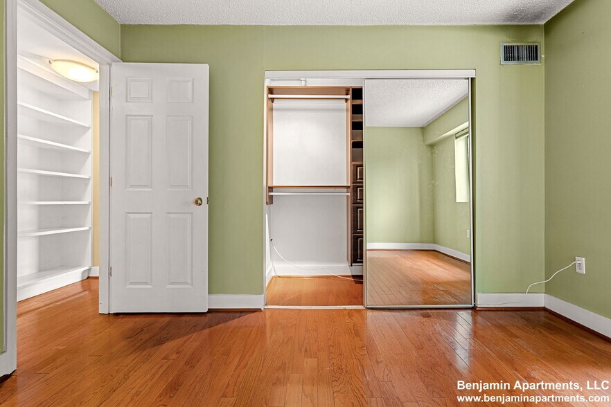 Building Photo - 15 North Beacon St