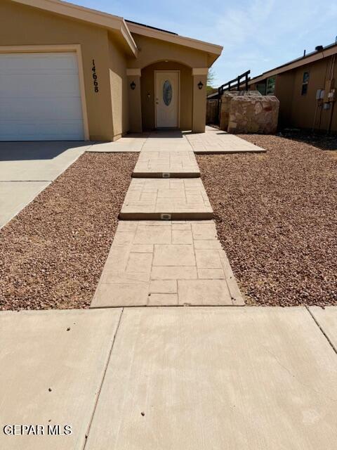 Building Photo - 14668 Jesus Almeida