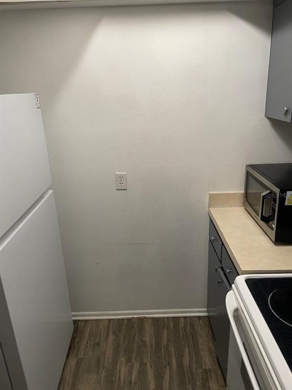 Building Photo - 571 Midway Track