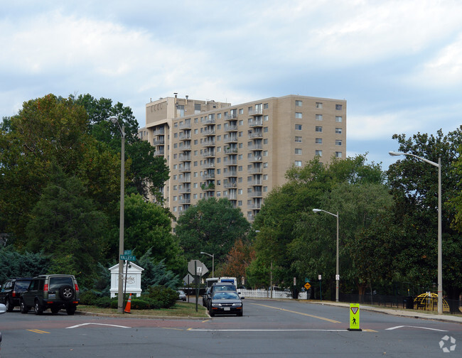 Building Photo - Parc East