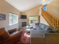 Building Photo - Move In Special! Furnished! Updated 3bed/3...