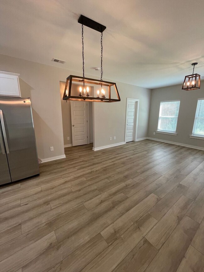 Building Photo - Home for Rent in Weaver, AL!!! View with 4...