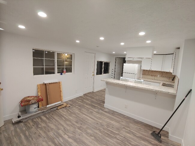 Building Photo - 3255 Ogden Ave