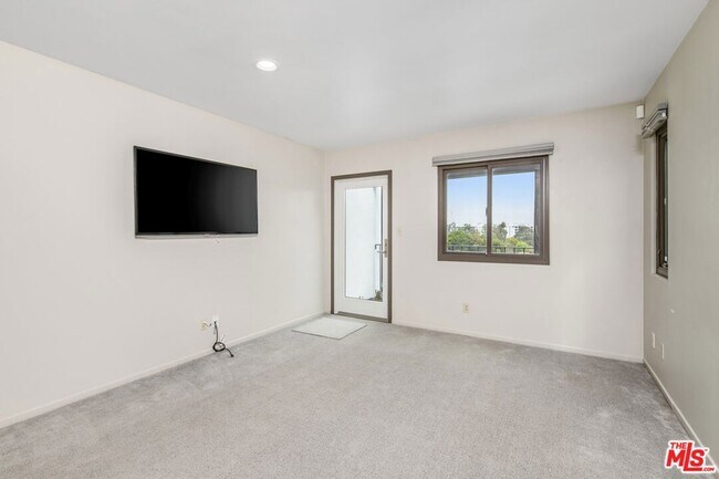 Building Photo - 5949 Abernathy Dr