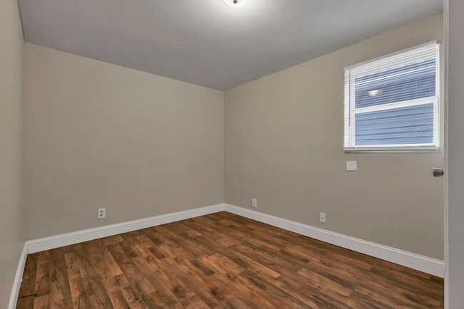 Building Photo - 280 1/2-85-82 S Wheatland Ave