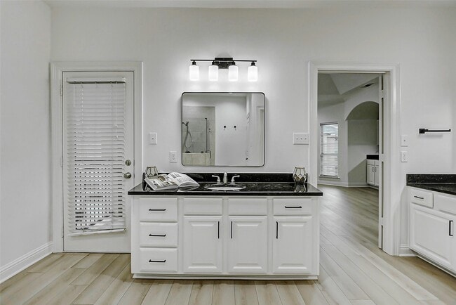 Building Photo - 5 Versante Ct