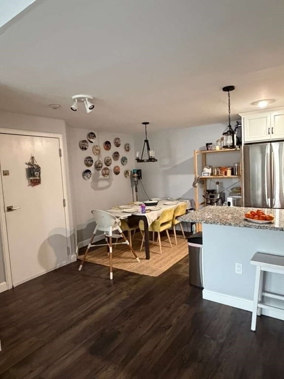 Building Photo - 212 Carriage Ln