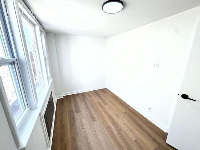 Building Photo - 119 S 54th St