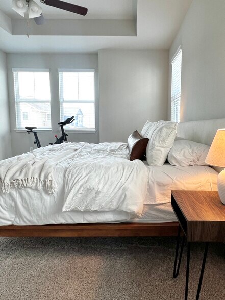 Primary Bed - 1025 Harwell Loop