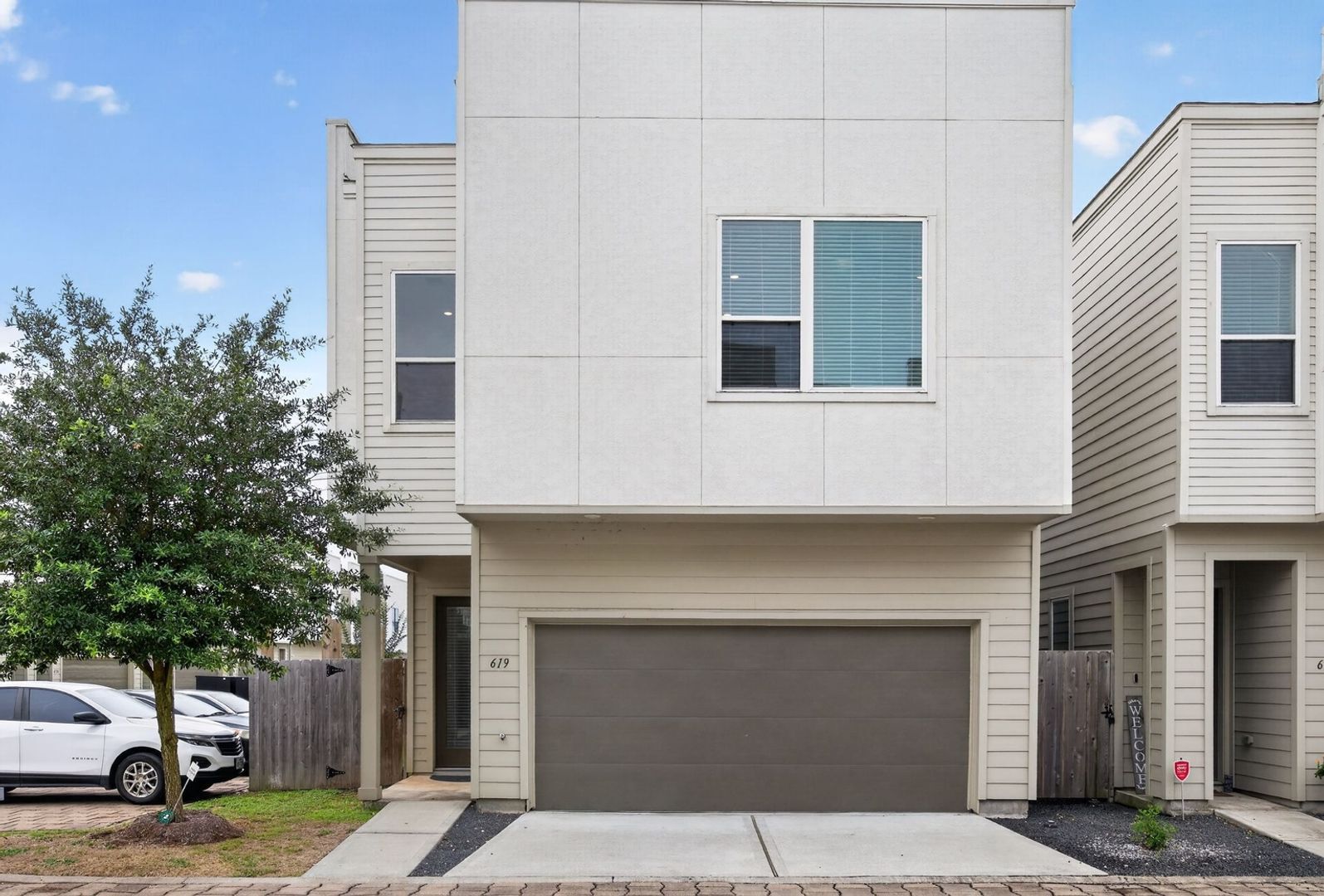 Building Photo - 619 Thornton Oaks Ln