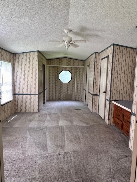 Building Photo - 2930 Pinecrest Dr