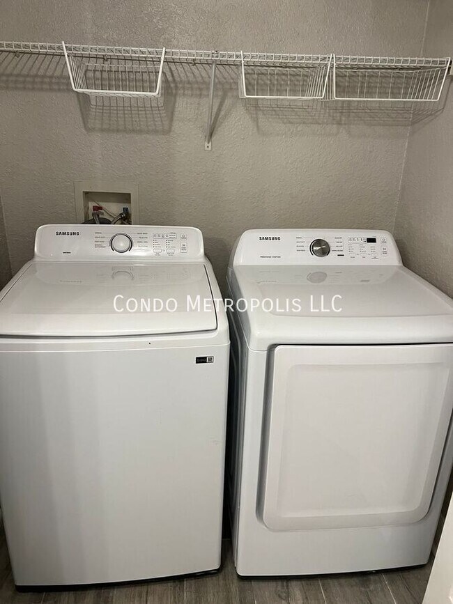 Building Photo - 304 E South St