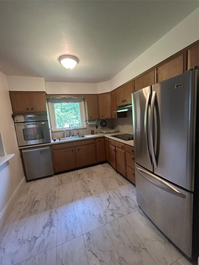 Building Photo - 161 Copiague Pl