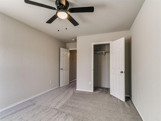 Building Photo - 2217 Stella Rd