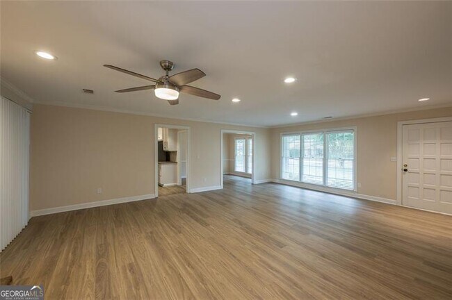 Building Photo - 225 Pebble Trail