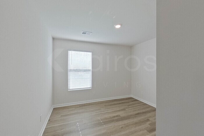 Building Photo - 116 Overstreet Way