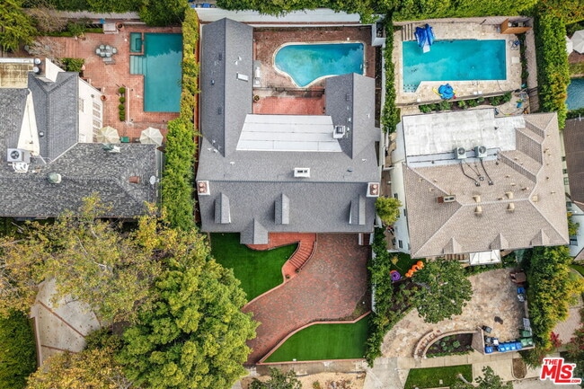 Building Photo - 500 Warner Ave