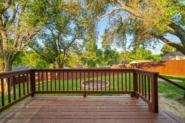 Building Photo - Charming 3-Bedroom Home with Spacious Layo...