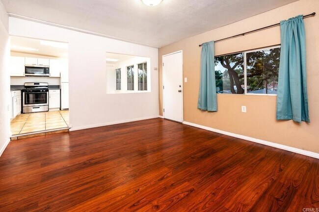 Building Photo - 1568 Primera St