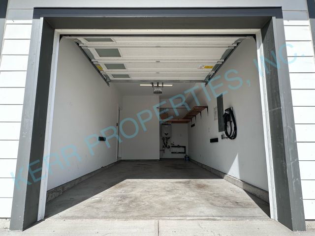 Building Photo - 9023 NE Hoyt St