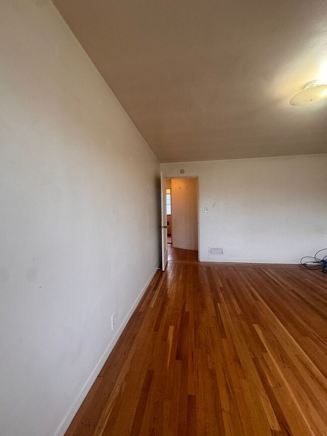 Building Photo - 31 Excelsior Ct