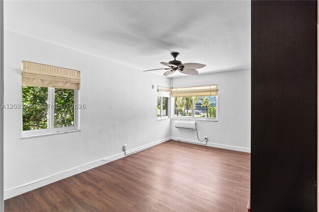 Building Photo - 10190 Collins Ave