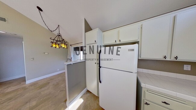 Building Photo - Beautiful 2 Bd 2 Ba Condo at Silvertide Bear Brand