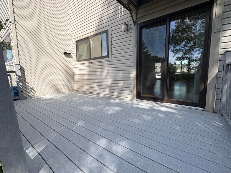 Building Photo - 42 Fenwood Rd