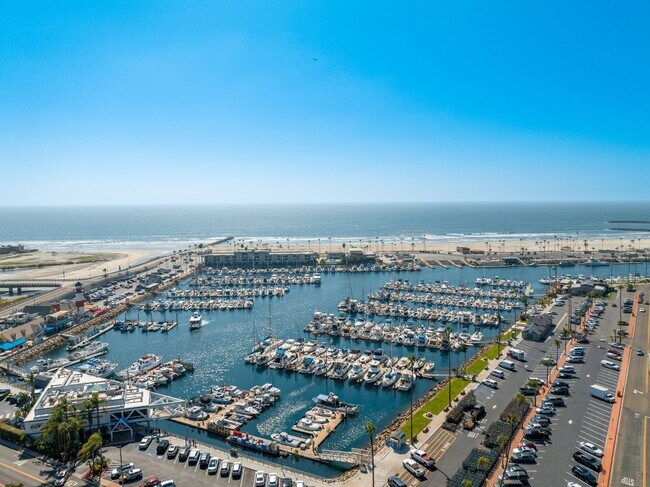 Building Photo - 1200 Harbor Dr N