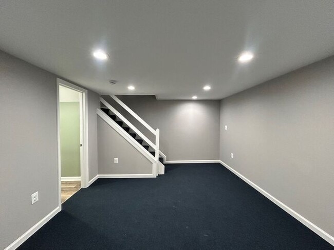 Building Photo - 3 Bedroom Middle River