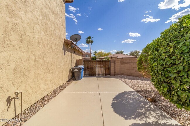 Building Photo - 18330 W Woodrow Ln