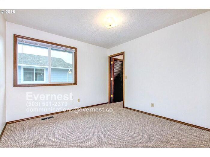 Building Photo - 1635 SW 22nd St